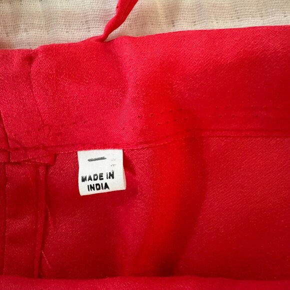 Gorgeous Women's Salwar Kameez Pink Lace, Gold Trim and delicate buttons - Picture 9 of 14